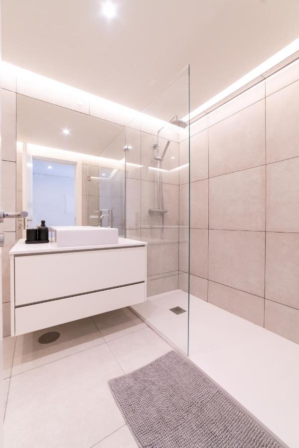 Apartamento Lusiadas 53 2ºd - Beautiful Two-bedroom Lisboa